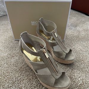 Michael Michael Kors Platform Wedge Gold sz9 w/box